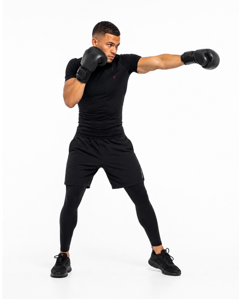 Fyrefit member training boxing